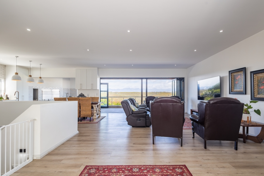 4 Bedroom Property for Sale in Baron View Western Cape